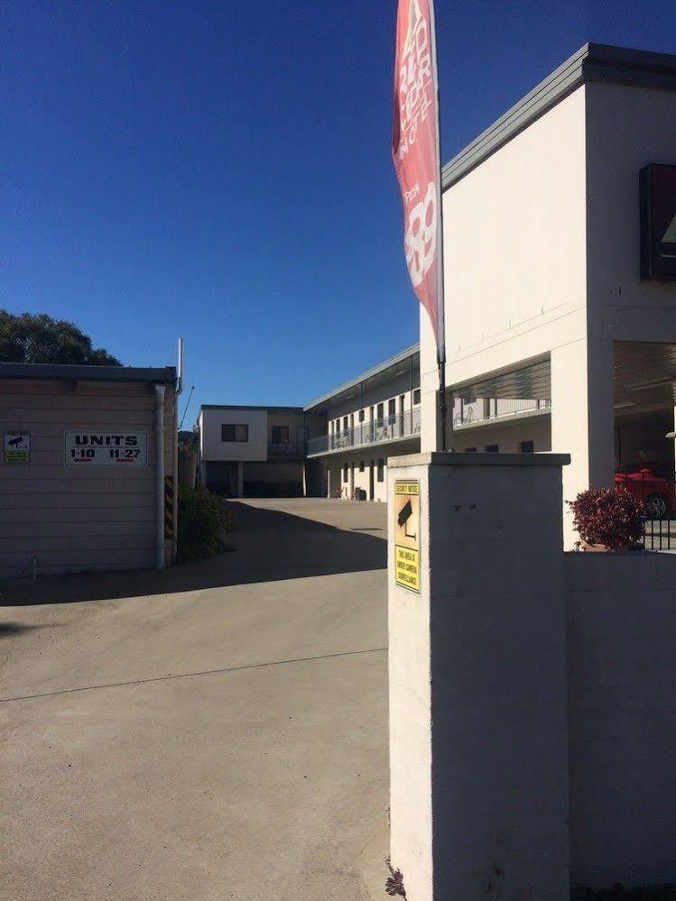 Red Cedar Motel Muswellbrook Exterior photo