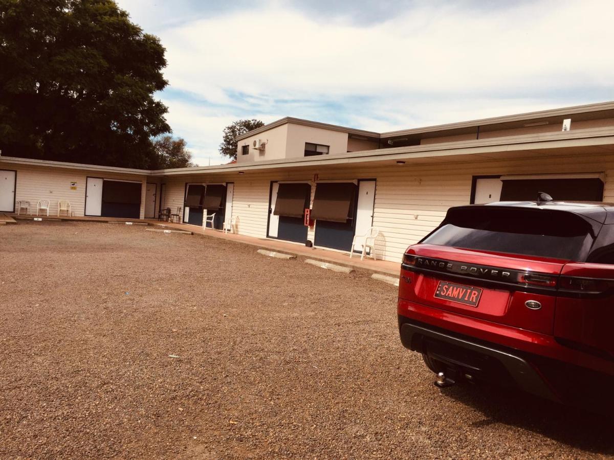 Red Cedar Motel Muswellbrook Exterior photo