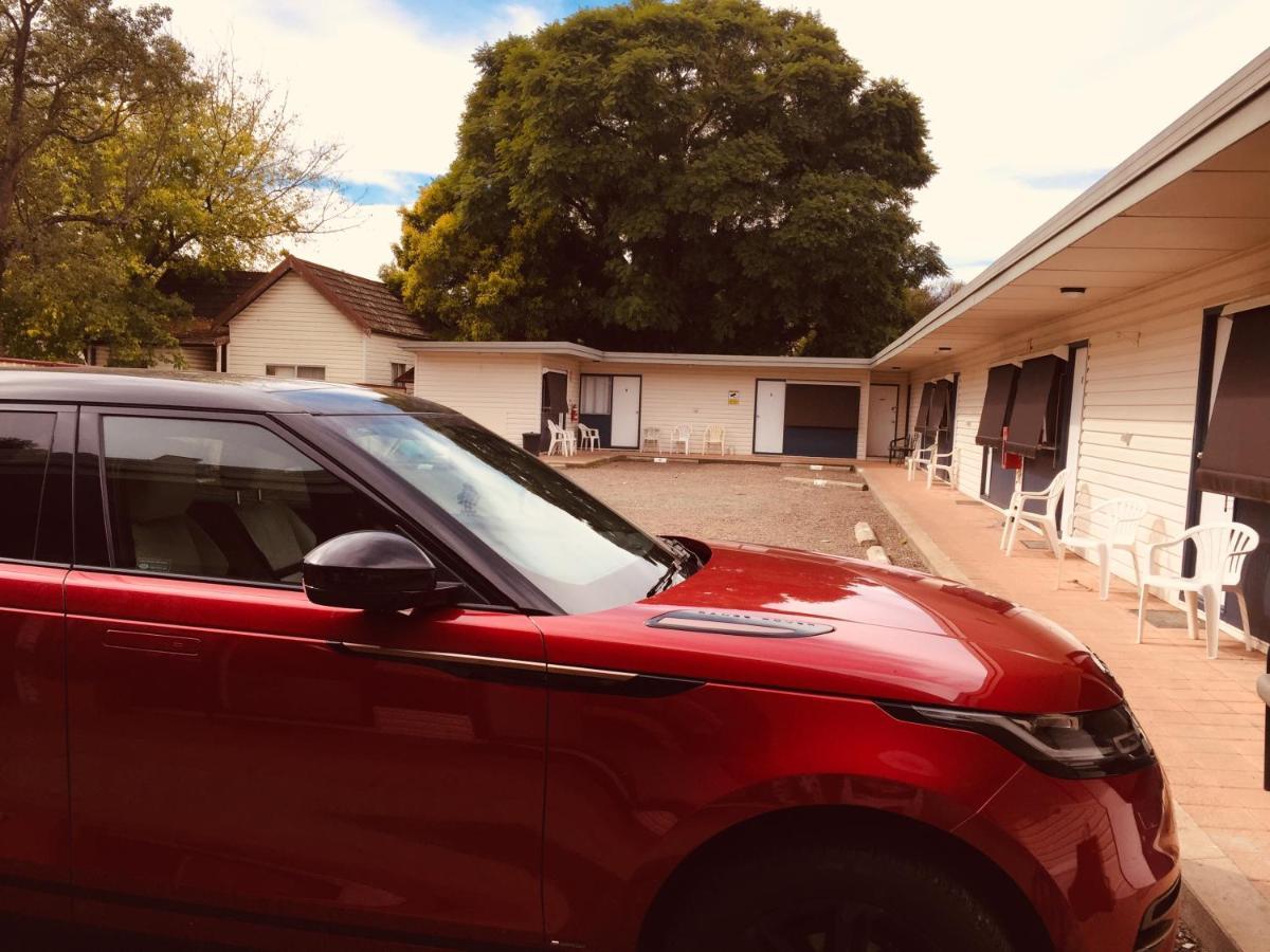 Red Cedar Motel Muswellbrook Exterior photo